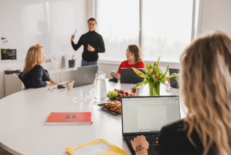 Administrativní podpora pro projektový a obchodní tým